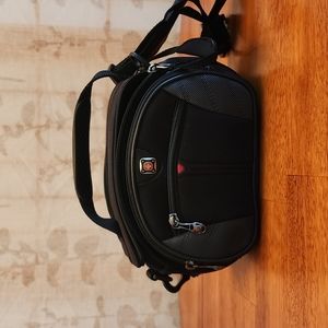 Swissgear Waist Belt Bag / Fanny Pack ☆New Without Tags☆